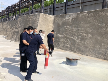 筑牢防火墻，把好安全關(guān)，  ---公司開展消防應(yīng)急演練