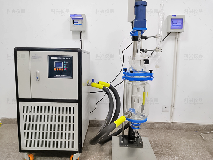 上?？婆d儀器與四川某大學(xué)合作現(xiàn)場(chǎng)