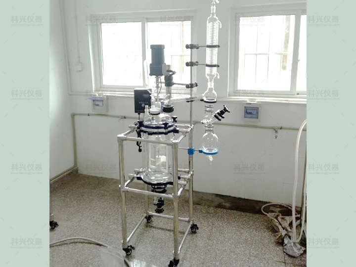 上?？婆d儀器與四川某大學(xué)合作現(xiàn)場(chǎng)